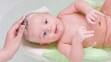 שמן תינוקות טבעי לאמבטיה – הכל על רחיצת תינוקות