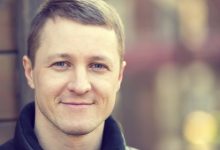 מוכרחים להיות שמח