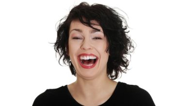 מהי יוגה צחוק?