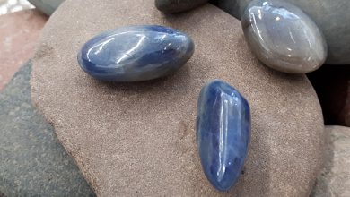 אבן חן ספיר כחולה