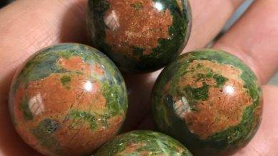 יוניקייט אבן חן תכונות